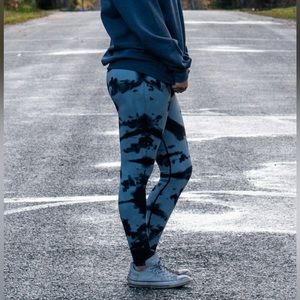 Fleece lined grey and black tie dye ribbed leggings